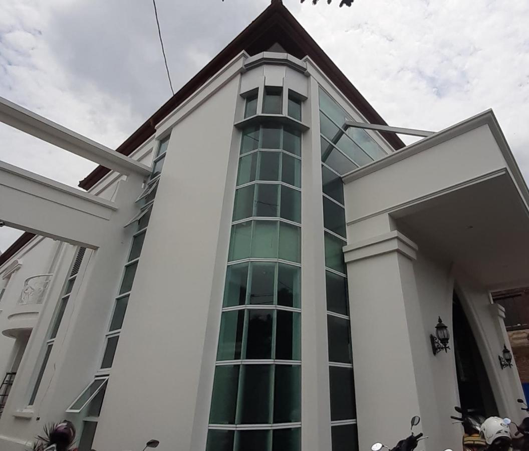 Madina Inn Yogyakarta Exterior foto