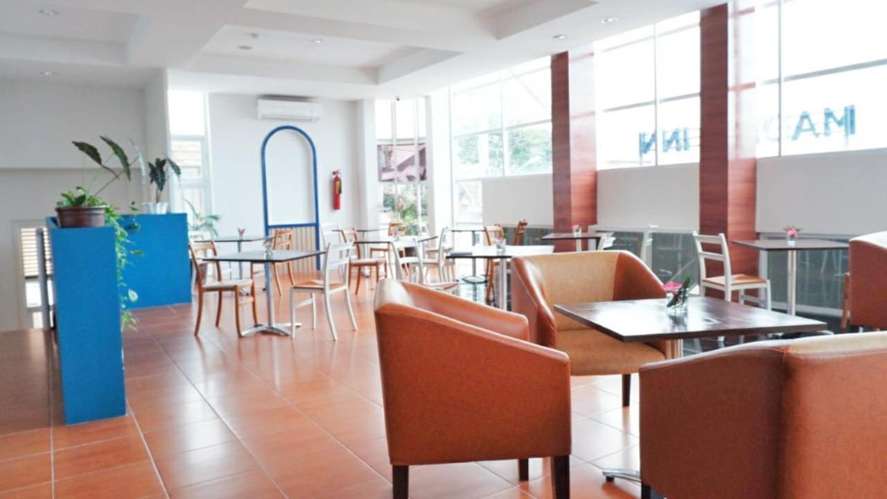 Madina Inn Yogyakarta Exterior foto